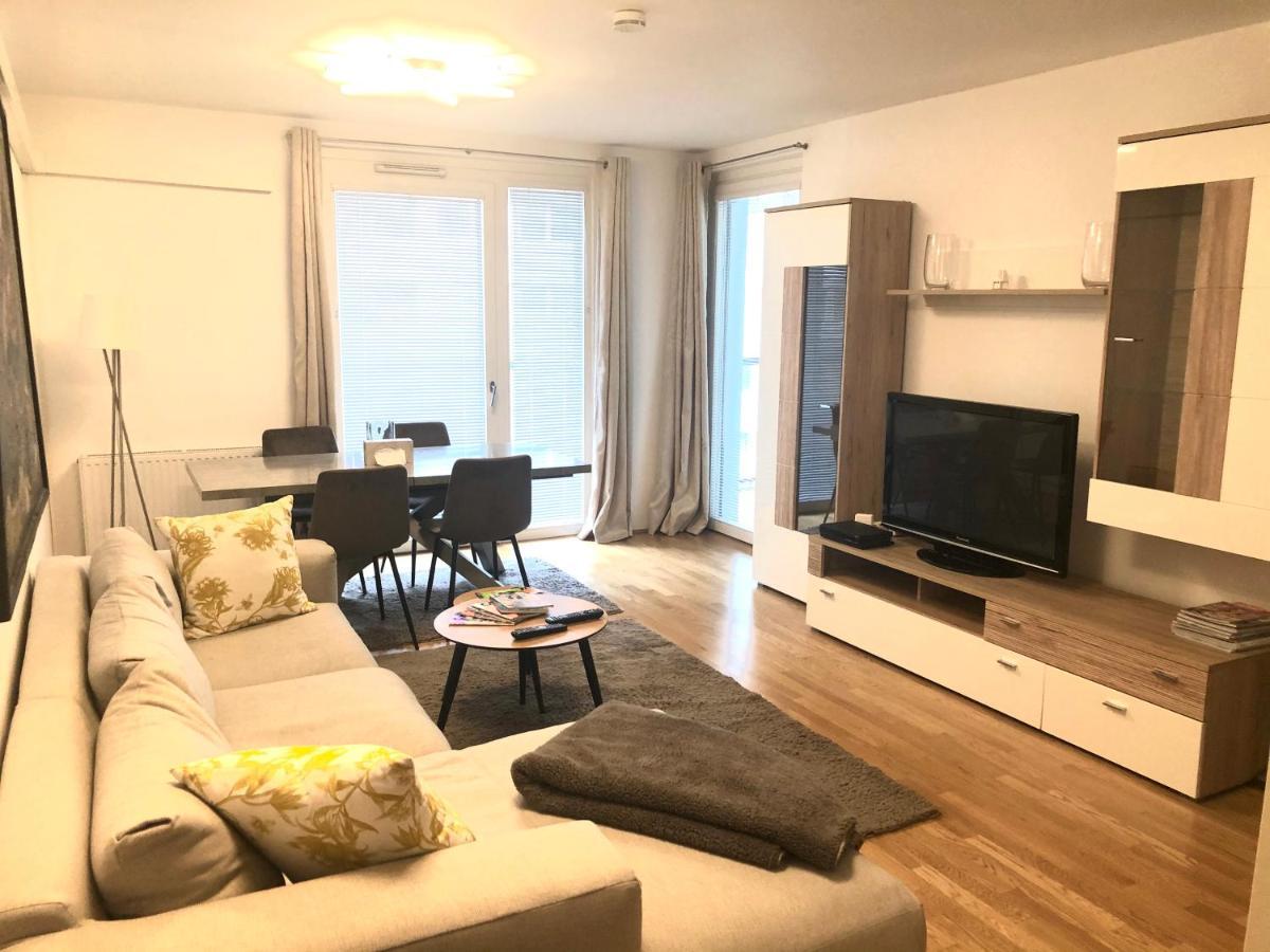 Amazing Austria Center Apartment Near Uno City Viyana Dış mekan fotoğraf