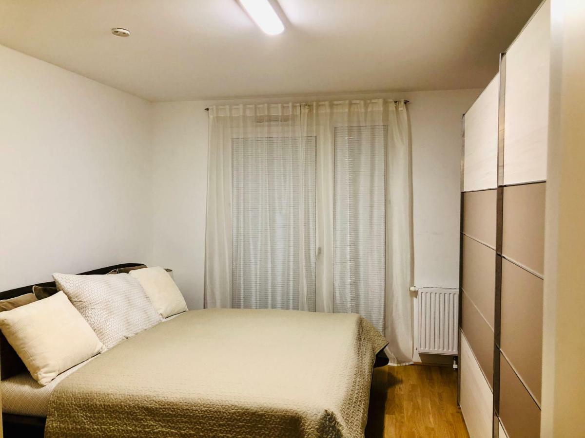 Amazing Austria Center Apartment Near Uno City Viyana Dış mekan fotoğraf